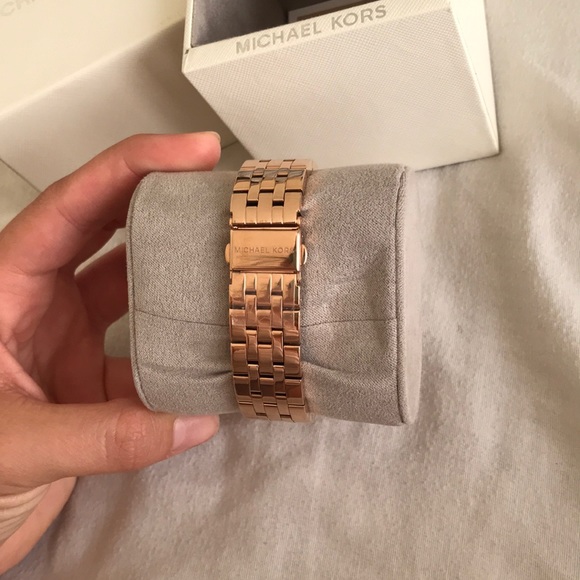 Michael Kors watch - Picture 2 of 3